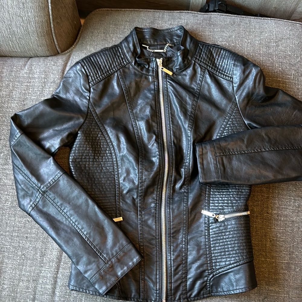 Coalition leather jacket XS !! Only worn a few times looks brand new!